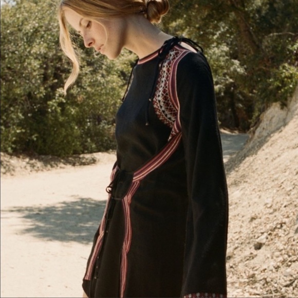 DÔEN Puja Silk Dress - Picture 4 of 7